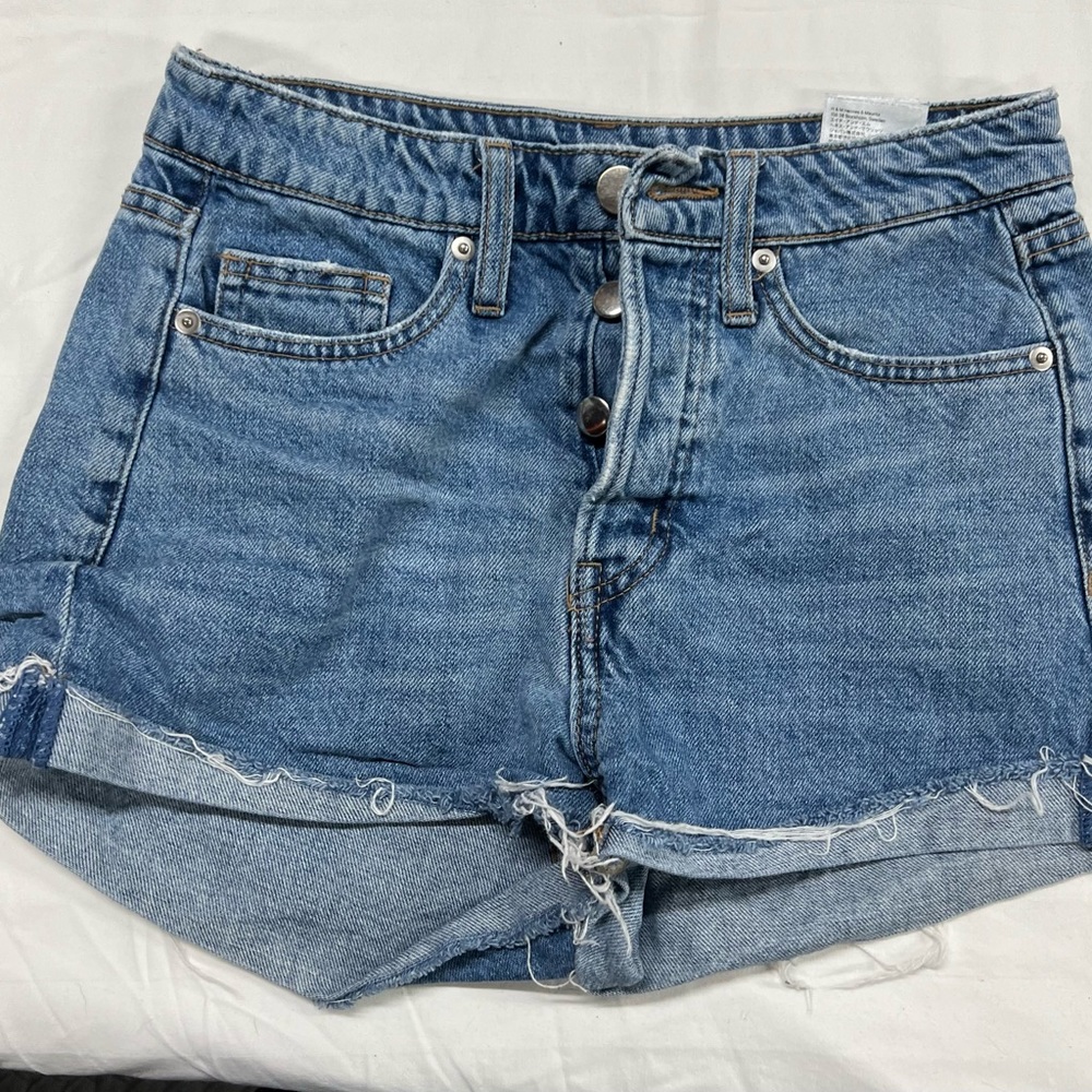 H&M shorts size 4